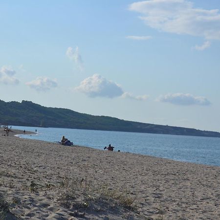 Miramare Struttura Sulla Spiaggia Platamona Luaran gambar