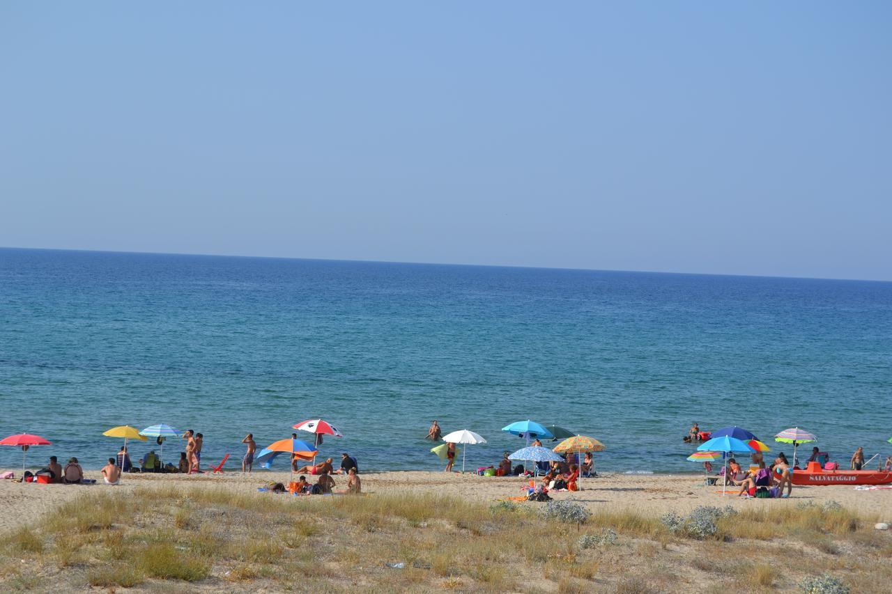 Miramare Struttura Sulla Spiaggia Platamona Luaran gambar