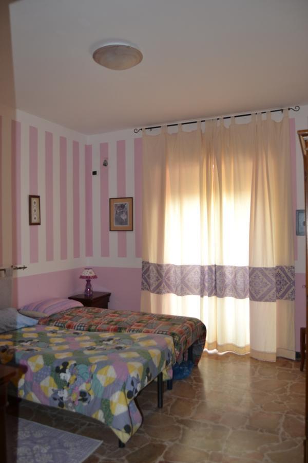 Miramare Struttura Sulla Spiaggia Platamona Luaran gambar