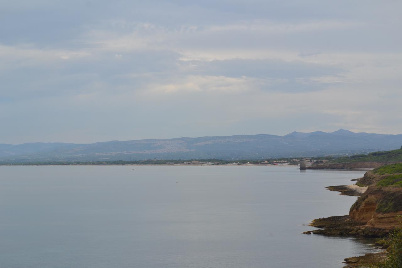 Miramare Struttura Sulla Spiaggia Platamona Luaran gambar