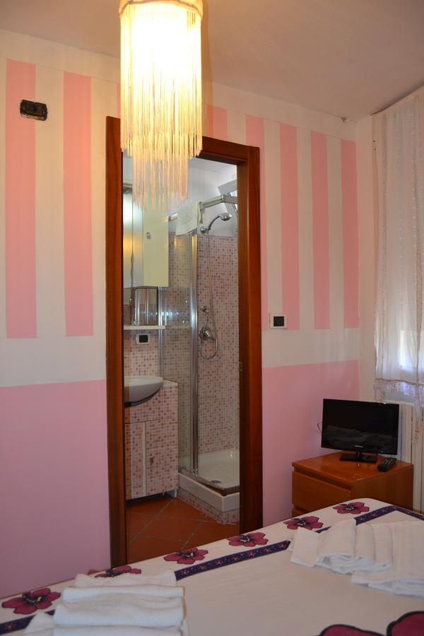 Miramare Struttura Sulla Spiaggia Platamona Luaran gambar