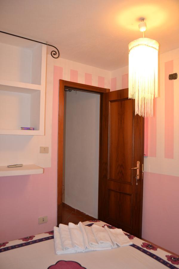 Miramare Struttura Sulla Spiaggia Platamona Luaran gambar