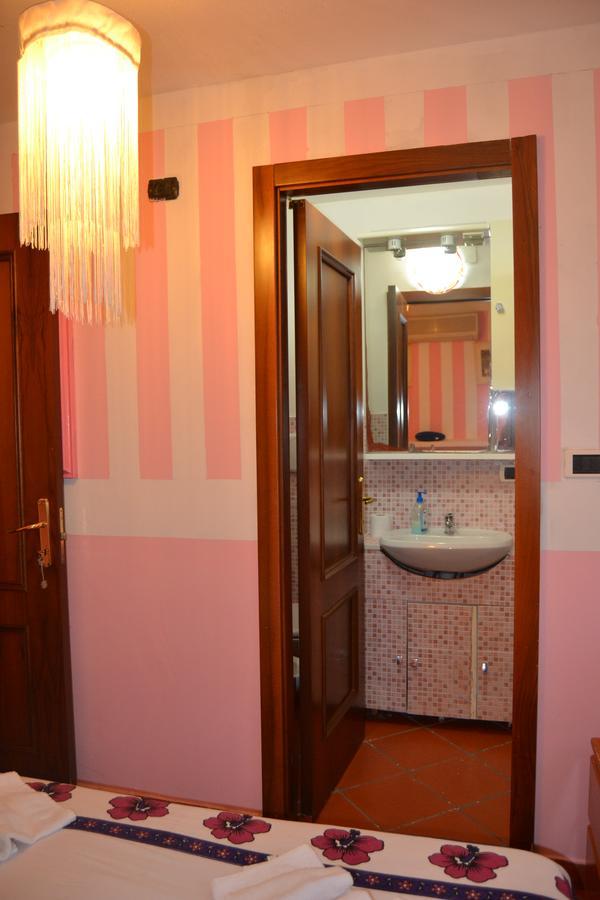 Miramare Struttura Sulla Spiaggia Platamona Luaran gambar