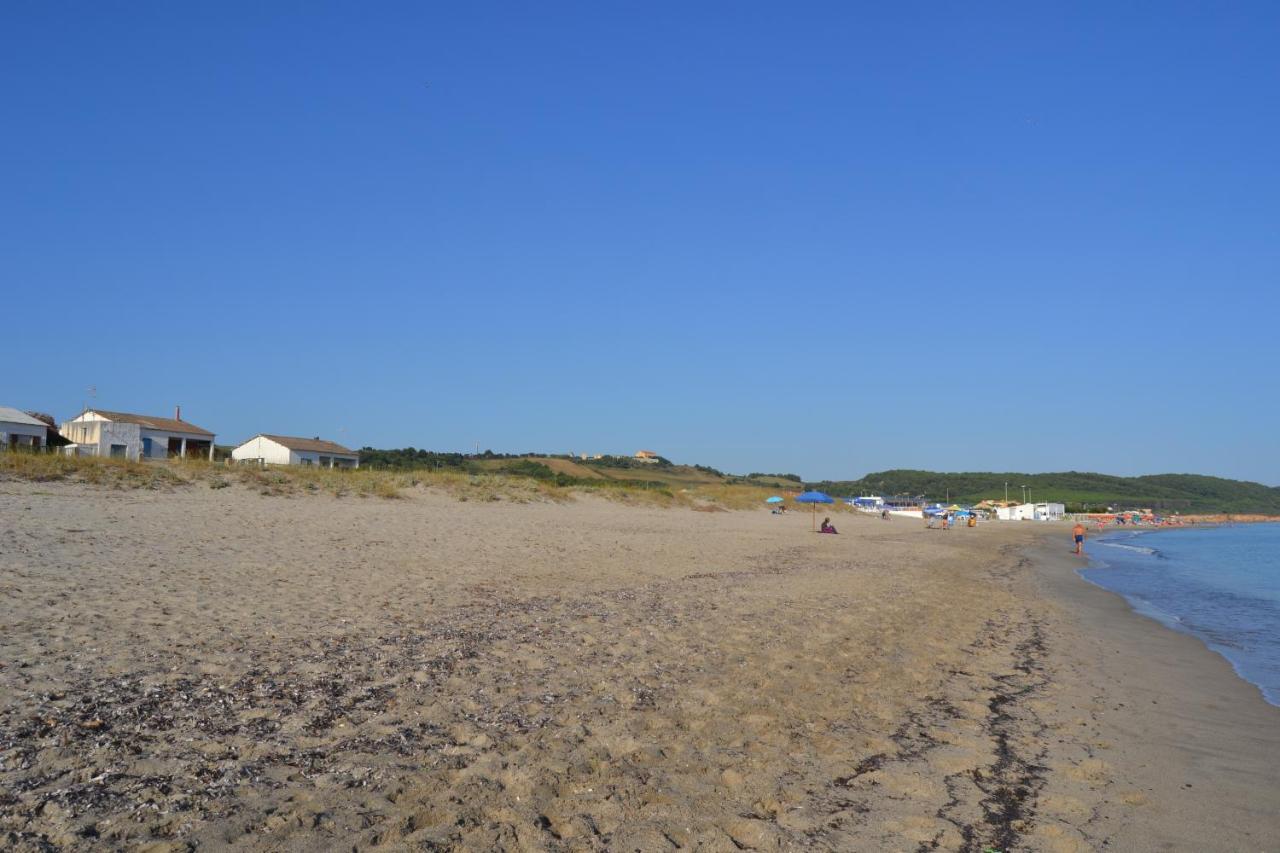 Miramare Struttura Sulla Spiaggia Platamona Luaran gambar