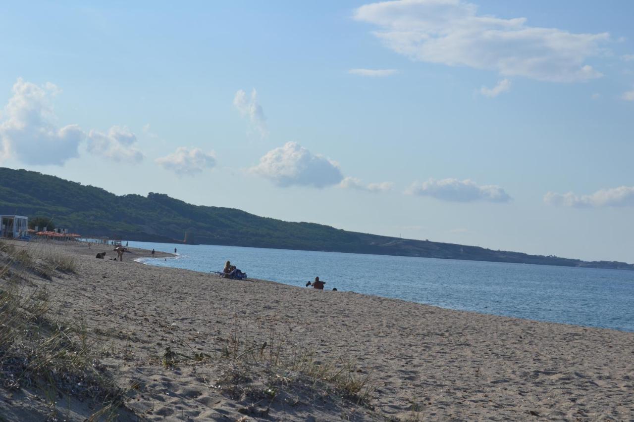 Miramare Struttura Sulla Spiaggia Platamona Luaran gambar