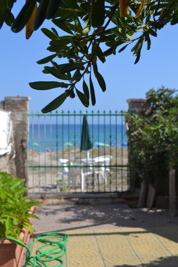 Miramare Struttura Sulla Spiaggia Platamona Luaran gambar