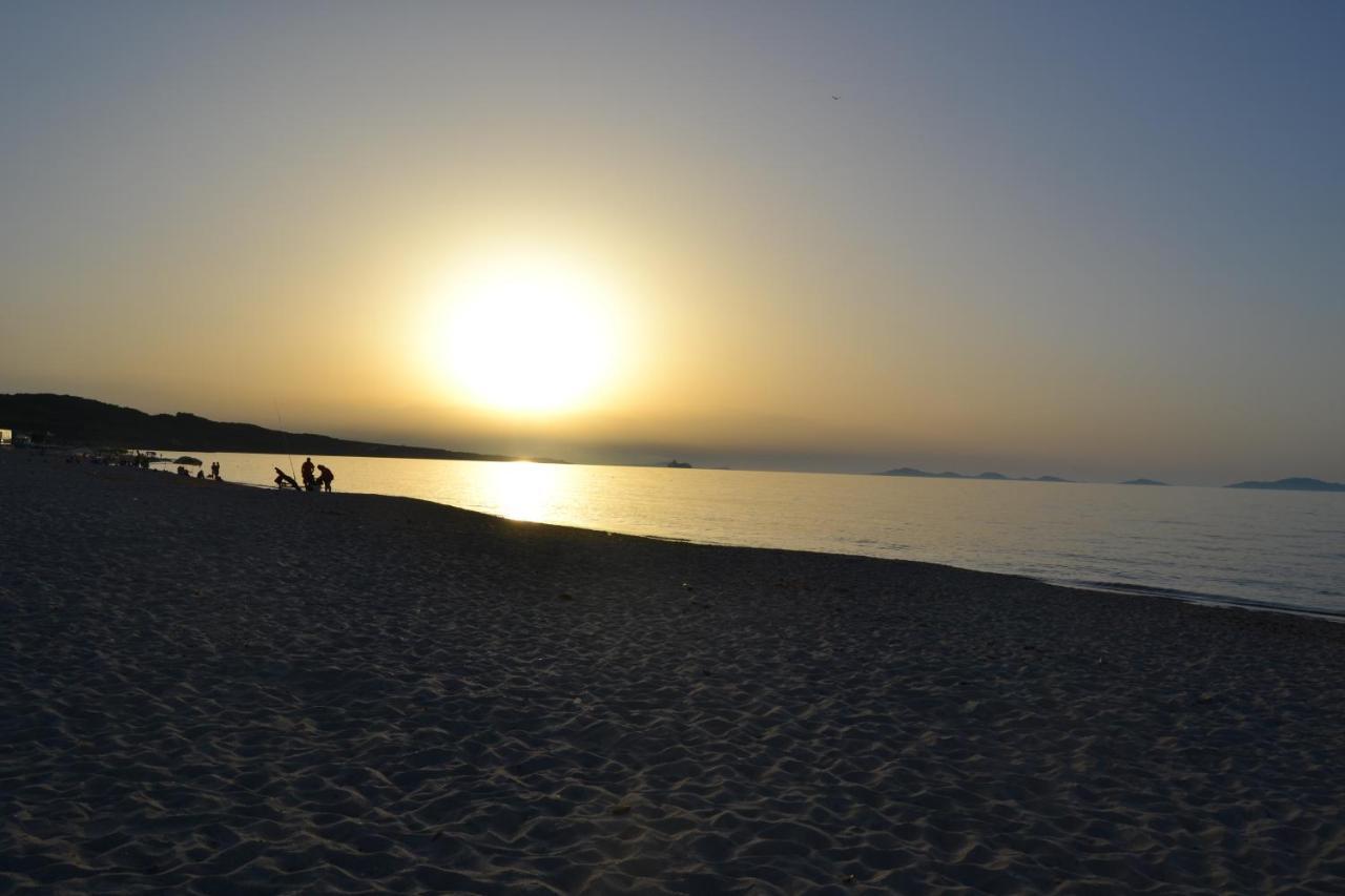 Miramare Struttura Sulla Spiaggia Platamona Luaran gambar